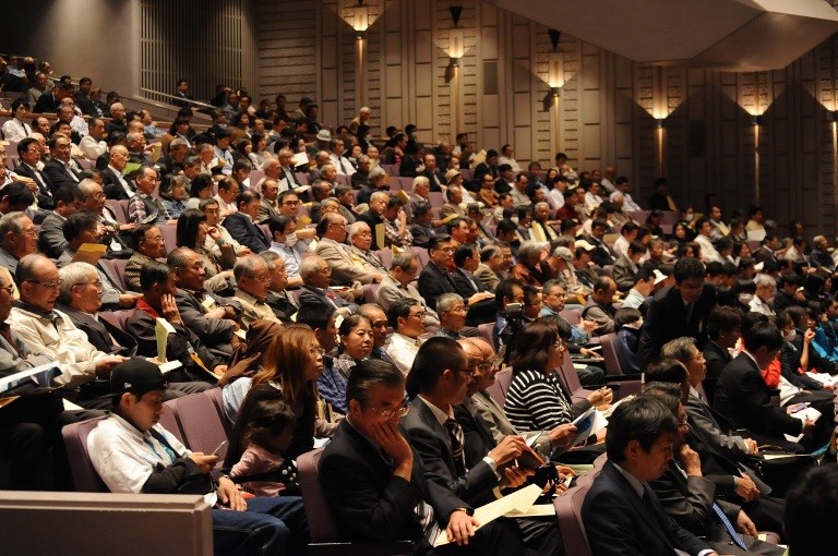 Over 800 people attended the symposium